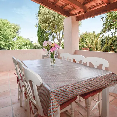 Amazing In With 3 Bedrooms, Wifi And Outdoor Swimming Pool Feriehus *