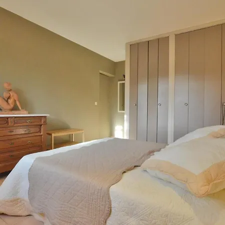 Feriehus Amazing In With 3 Bedrooms, Wifi And Outdoor Swimming Pool