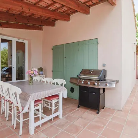 Feriehus Amazing In With 3 Bedrooms, Wifi And Outdoor Swimming Pool *